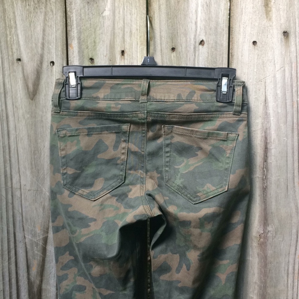 Camo. Pants - Picture 5 of 8